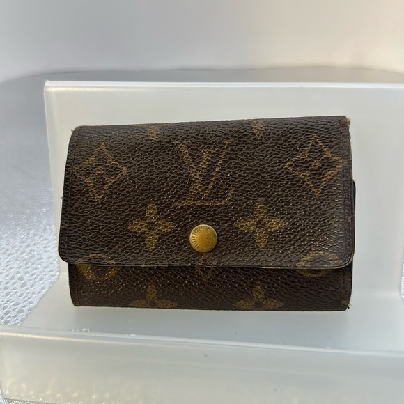 Vintage Louis Vuitton keyholder. In normal vintage condition.​ - Picture 1 of 9